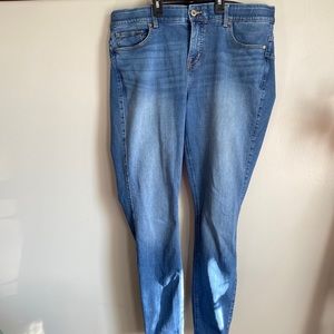 Torrid Bombshell skinny Jeans